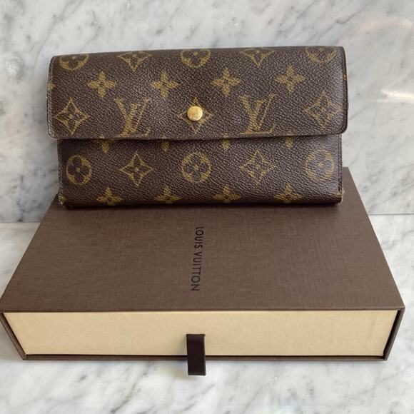Louis Vuitton Sarah Wallet - Picture 1 of 4